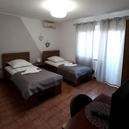 Pansion Stones Murter