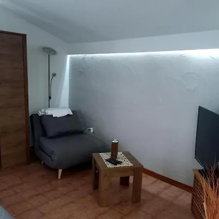 Apartment Pansion Stones *